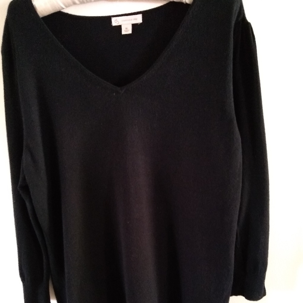 Black sweater established 1962 brand